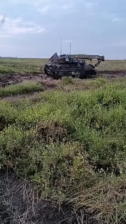 Евгений Лисицын: Очередная подбитая американская БМП "Брэдли" на Запорожском направлении