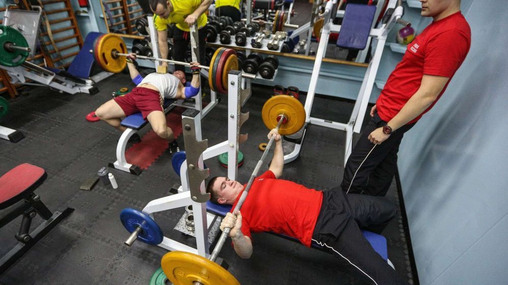 Жителей новых регионов приобщат к ЗОЖ. Правительство России поможет закупить оборудование в образовательные и спортивные учреждения Донецкой и Луганской народных республик, Запорожской и Херсонской областей