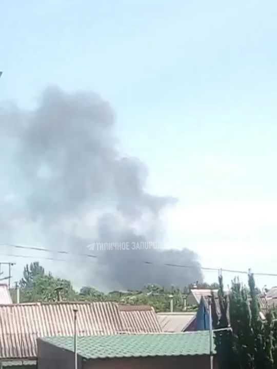 Юрий Котенок: В Запорожье серия взрывов и большой столб дыма