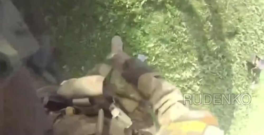 Евгений Лисицын: Американский "Хамви" подорвался на мине со всем личным составом на Запорожском фронте