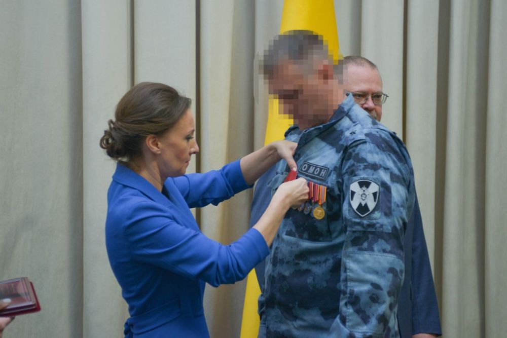 Анна Кузнецова: Какая честь и радость стоять на родной земле и участвовать в награждении земляков!