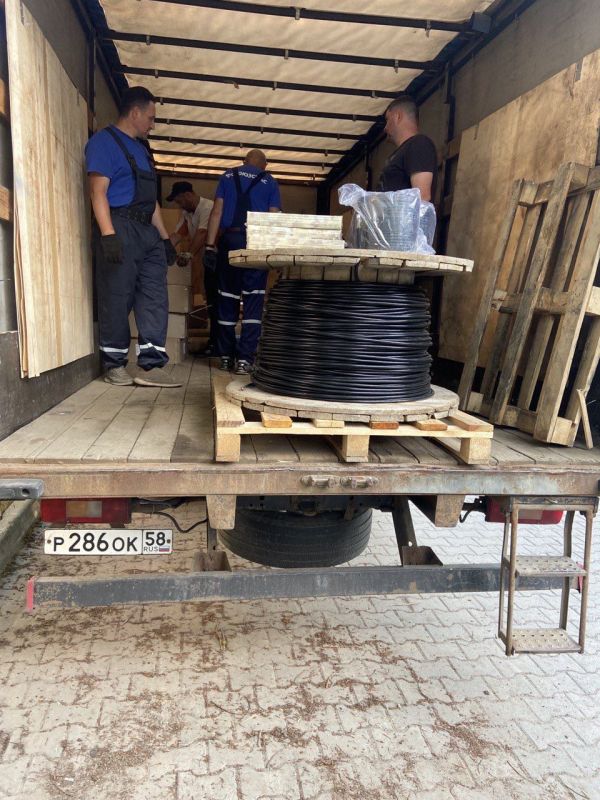 «Едина Россия» помогает: Очередная партия оборудования и материалов поступила в Токмакский и Пологовский районы