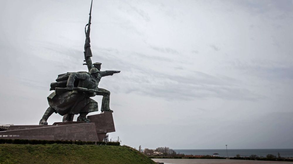 Не дал врагу прорвать оборону: в Севастополе простились с героем СВО