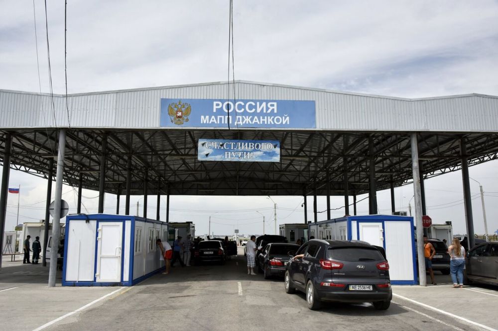 Запорожская область. Херсонская область полностью включится в организацию движения в Крым по сухопутному маршруту, альтернативному Крымскому мосту