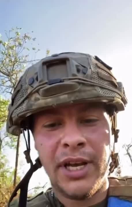 Андрей Руденко: Запорожский фронт, украинский военный показывает два танка Leopard 2A4, подбитых нашими военными