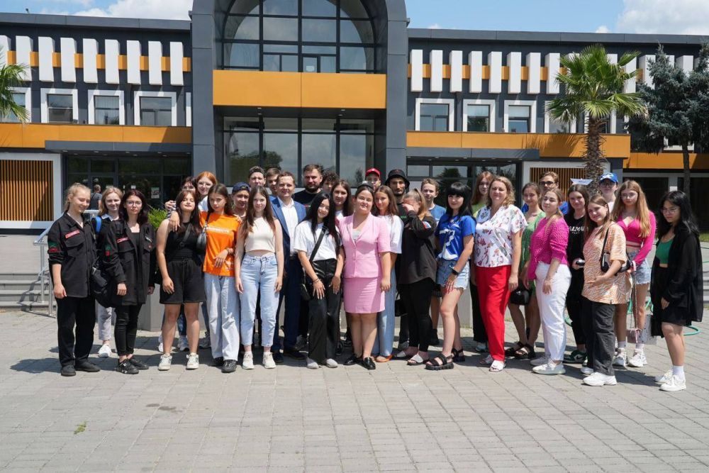 Посол гостеприимства Запорожской области Елена Фролова поддержала запуск второго сезона проекта «Пишем Будущее» для молодежи новых регионов России