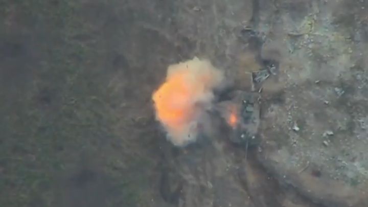 Появилось видео массового уничтожения "Ланцетами" бронетехники ВСУ