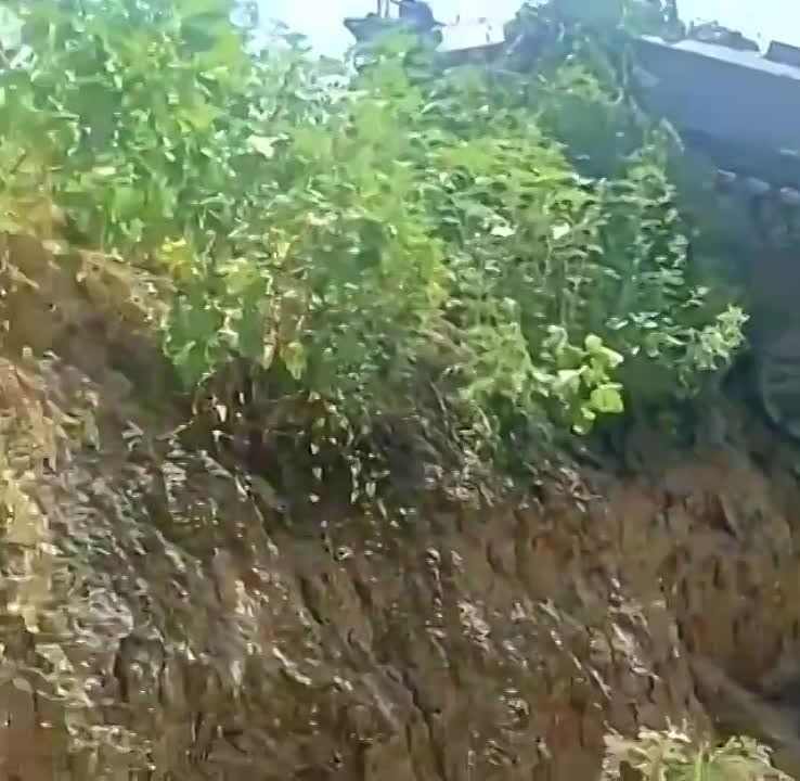 Андрей Руденко: Хохол теряет технику на Запорожье десятками единиц в день, но все равно их командование посылает людей на убой в лобовые штурмы