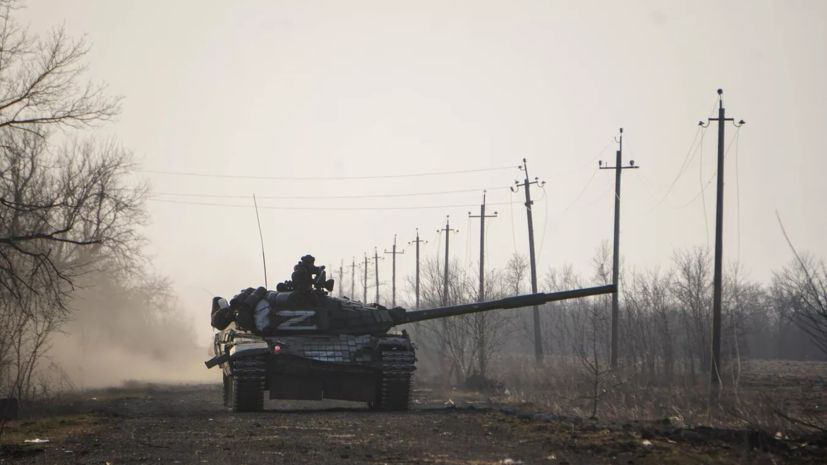 Экипаж остановившего колонну техники ВСУ танка представлен к званиям Героев