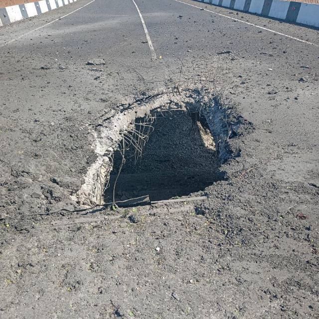 Украинские боевики нанесли удар по мосту и посёлку Чонгар ракетами Storm Shadow– Сальдо