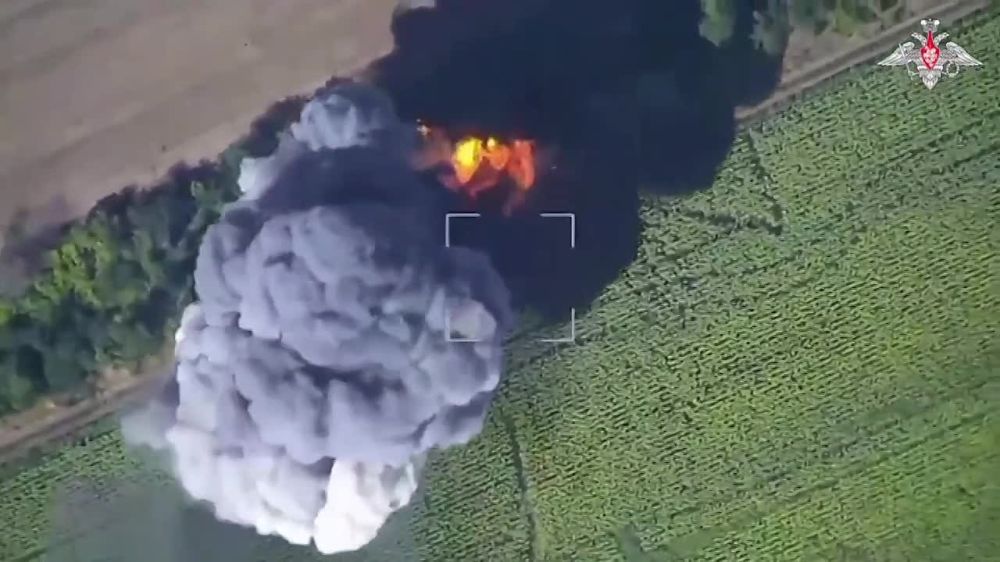 Евгений Лисицын: Выглядит очень красиво. Российский Ланцет минусовал американскую 155-мм САУ M109 на Запорожском фронте