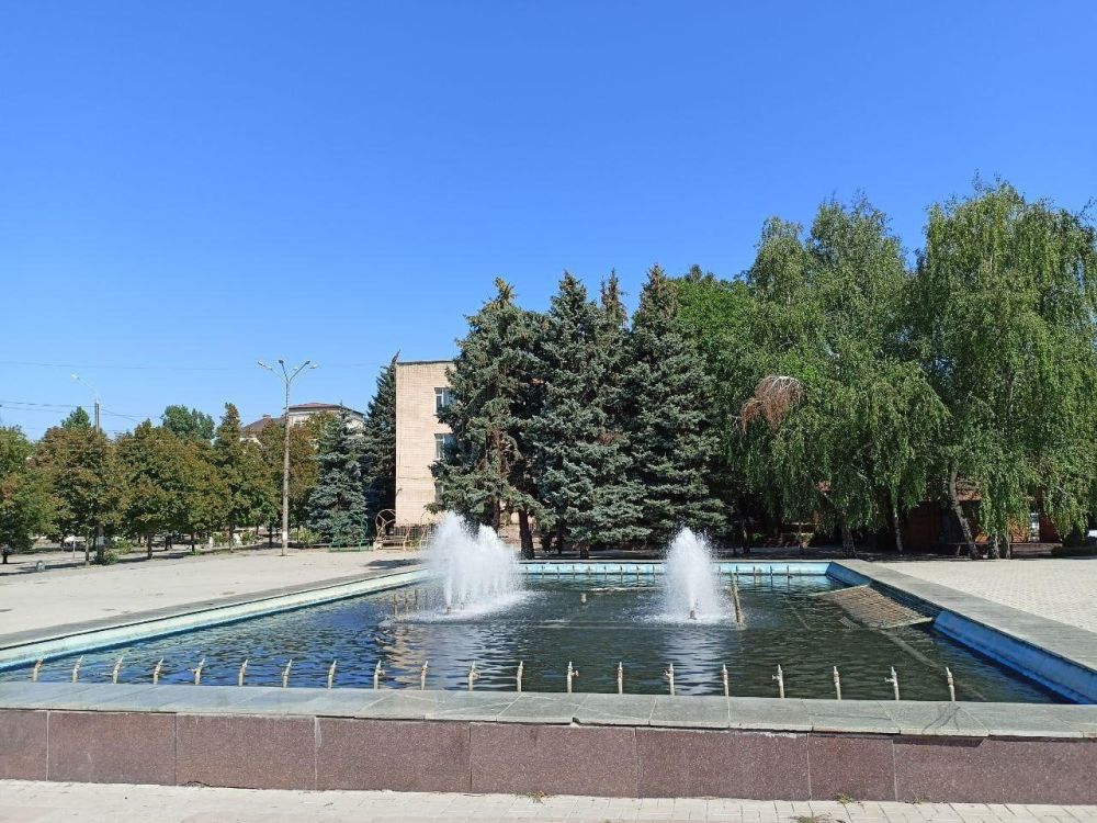 В Токмаке вновь заработал фонтан в центре города