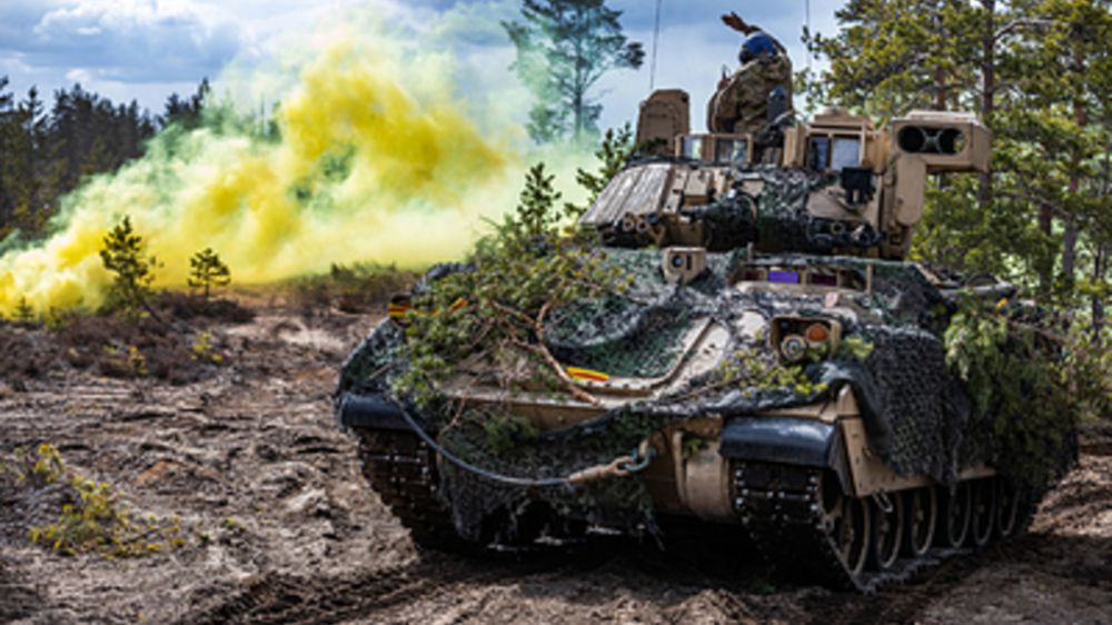 ������� �������������� ������� ������ ���� ���, ��������� ����� ��� Bradley � ���� Leopard