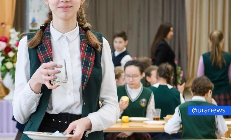 Школы ЛДНР, Запорожской и Херсонской областей обеспечат горячим питанием также, как и в других регионах России