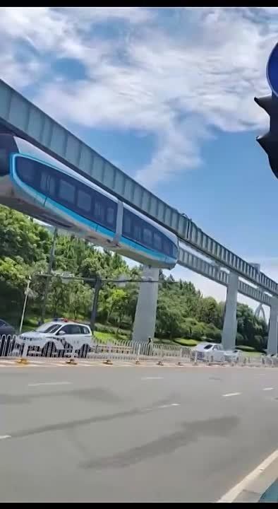 ��� �� �������, � �����.. � ������ �����, ����� ������ ������ � ��������, ��������� ����������� ������ Sky Train � ���������� �����
