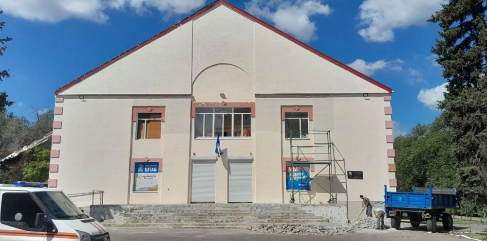 Специалисты Пензенской области продолжают капитальный ремонт Дома культуры в Пологах