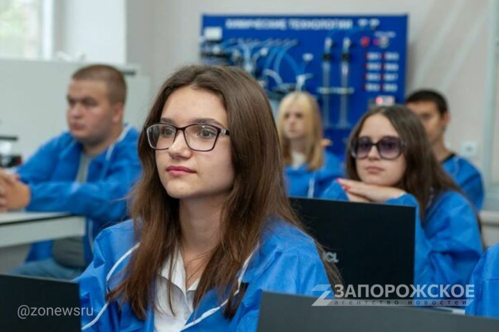 Чернышенко заявил, что некоторые вузы новых регионов начали работу не в очном формате