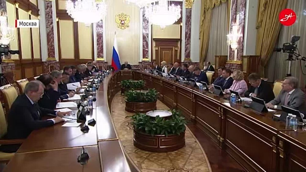 Комплексную госпрограмму по энергосбережению и повышению энергоэффективности начнут реализовать в России