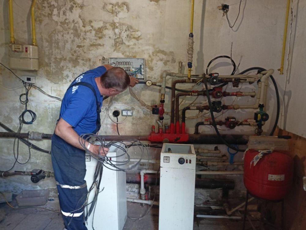 Пензенцы продолжают подготовку инженерных сетей города Токмак к отопительному сезону