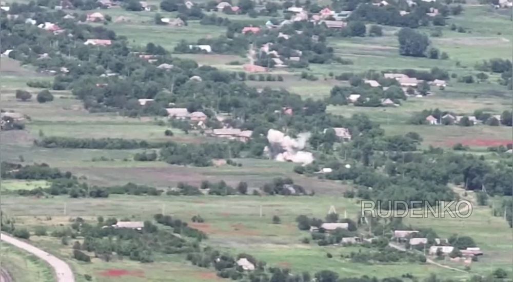 Андрей Руденко: #эксклюзив. Военнослужащие 70 мсп ВС РФ при содействии Барс-1 уничтожают хаммер всу в районе Малой Токмачки на Запорожском направлении