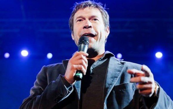 В экс-депутата Верховной рады Олега Царева стреляли, он находится в реанимации в тяжелом состоянии, сообщил представитель администрации Запорожской области Владимир Рогов