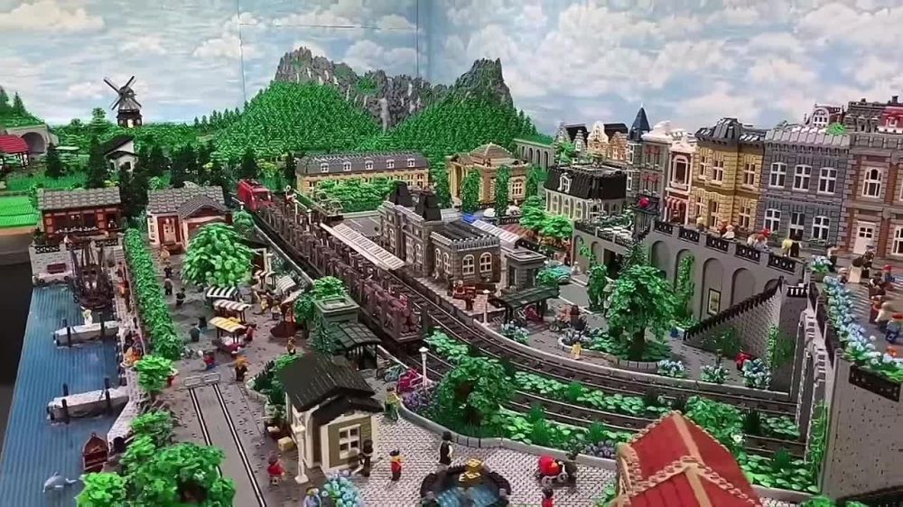 ����� ������ Brickcrafts �������� 3 ���� �� ������������� ������ �� LEGO