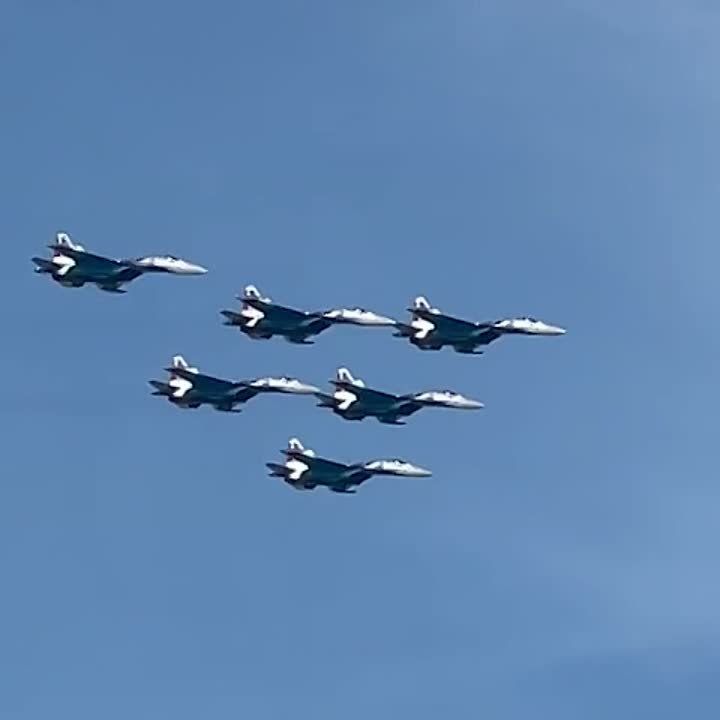 ������� ��������, ���������, ����������� ����������� ������, ����, �������� ��� � ���������� ������� � ����� 250 �������� ������������ ������ �� �������� Dubai Airshow 2023