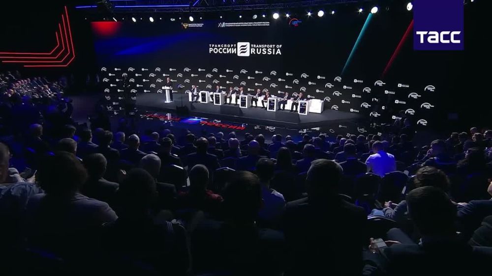 Российские автодорожники уже отремонтировали в новых регионах порядка 1,5 тыс. км магистралей, но обновление инфраструктуры там нужно продолжать