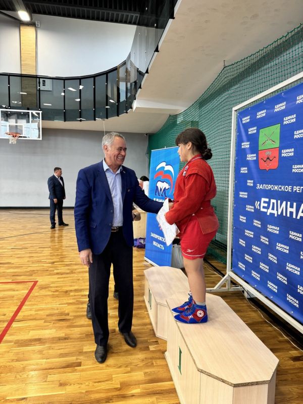 Депутаты Заксобрания открыли в Мелитополе соревнования по самбо