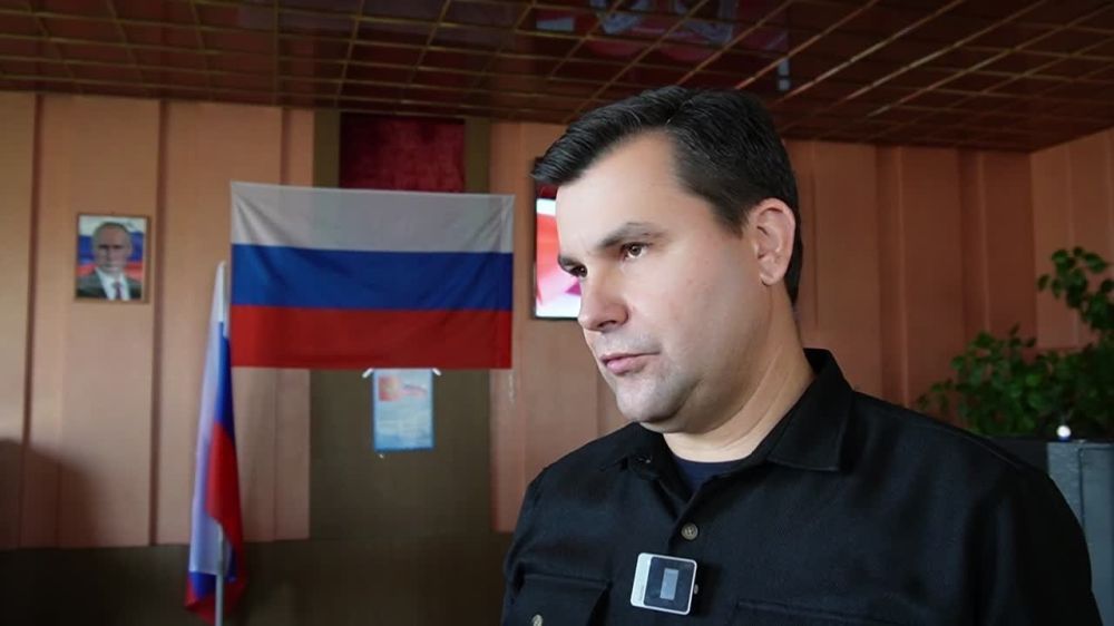 Владимир Сальдо: По моему поручению заместитель председателя Правительства Херсонской области Сергей Черевко вручил нагрудные знаки "Почётный донор России" четырём жителям нашего региона, сдавшим кровь не менее 40 раз