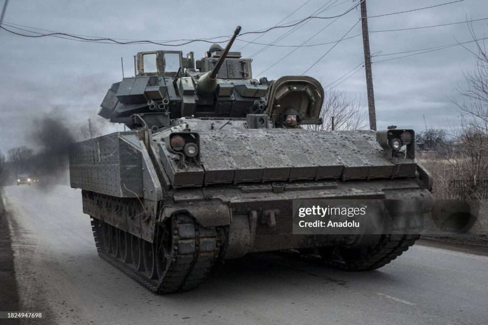 ����������� ��� M2A2 Bradley ODS-SA � ���������� �� BRAT, ��� 2�1 ��������� � ���� �-64�� 47-�� ��������� ���������������� ������� ��� � ������ ��������