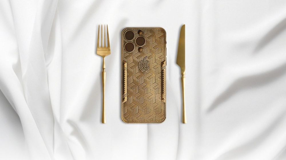 ���������� ���� ������ ��� �� � ���� � Caviar ������� ���������� iPhone �� 180 000 ������