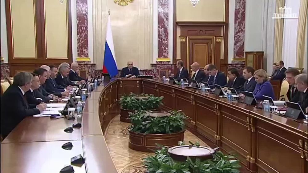 Размер подъемных для участников программы «Земский доктор» в новых регионах будет увеличен – Михаил Мишустин рассказал о задачах, поставленных Президентом по итогам Прямой линии