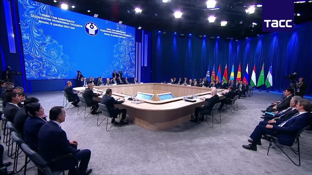 Новые школы с преподаванием на русском языке открылись в Киргизии и Таджикистане