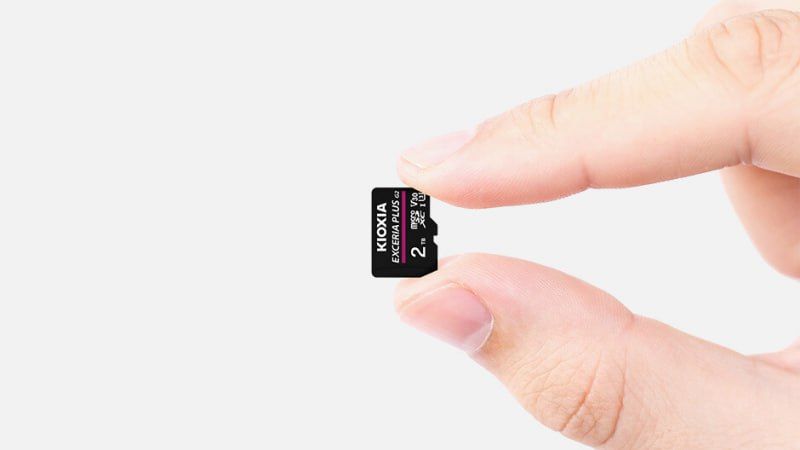 ����� ��������� microSD � ���� �� 2 ��������� ��������� �������� Kioxia