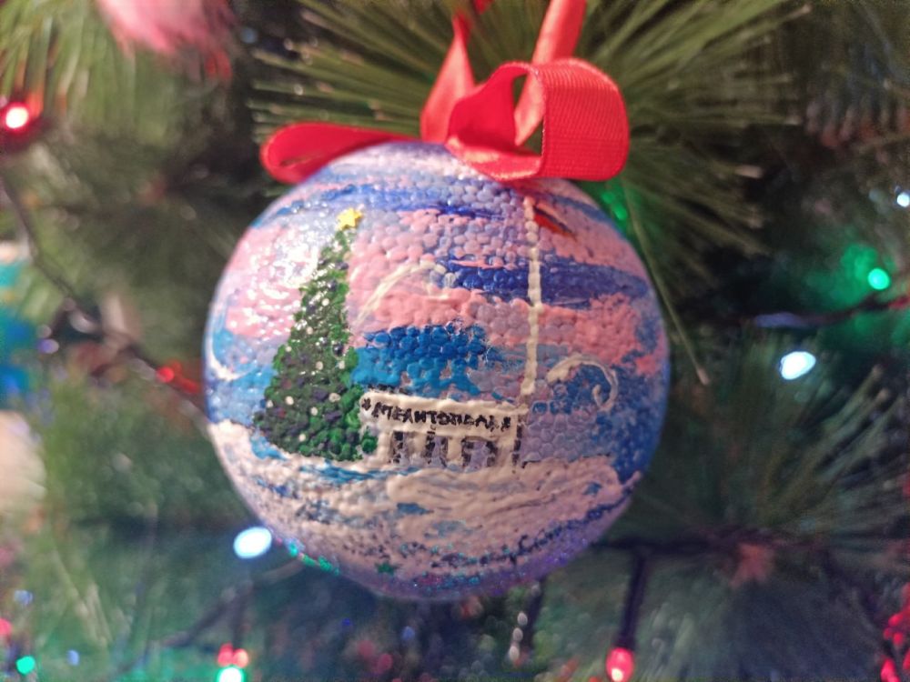 Новогодние шары - неизменный атрибут Нового года