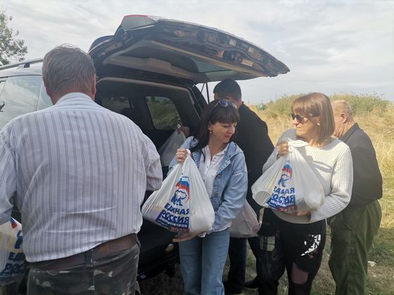 «Единая Россия» доставила более 82 тысяч тонн гумпомощи в новые регионы и на фронт