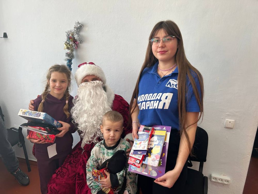 Молодогвардейцы продолжают дарить радость детям Запорожской области