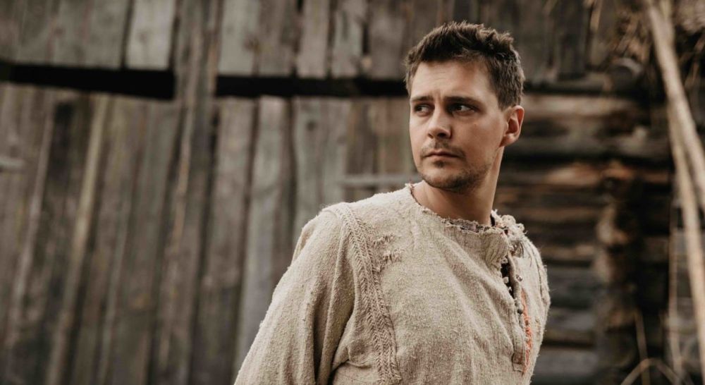 Милош Бикович («Холоп») снимется в третьем сезоне «Белого лотоса» — хитового сериала от HBO