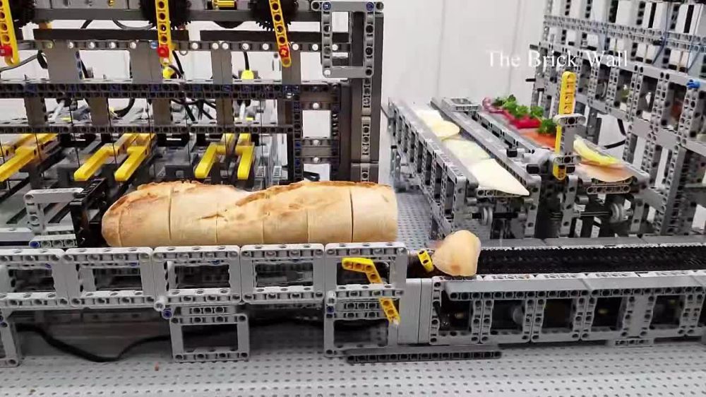 �������� ����������� ������� Brick Wall, ������� ������ �� LEGO ����� ���������� �������