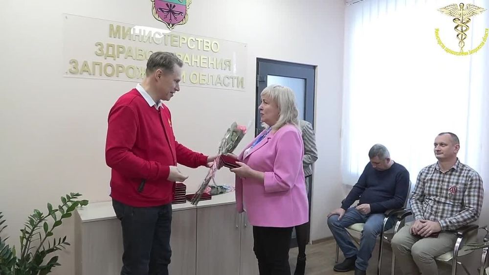 Алексей Лысов: Министр здравоохранения Михаил Мурашко наградил медиков Запорожской области государственными наградами