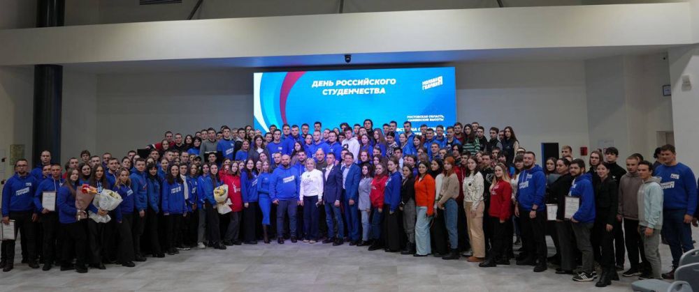 В преддверии Дня российского студенчества «Молодая Гвардия» провела на территории Народного военно-исторического музея Великой Отечественной войны «Самбекские высоты» встречу со студентами из новых регионов и Ростовской области