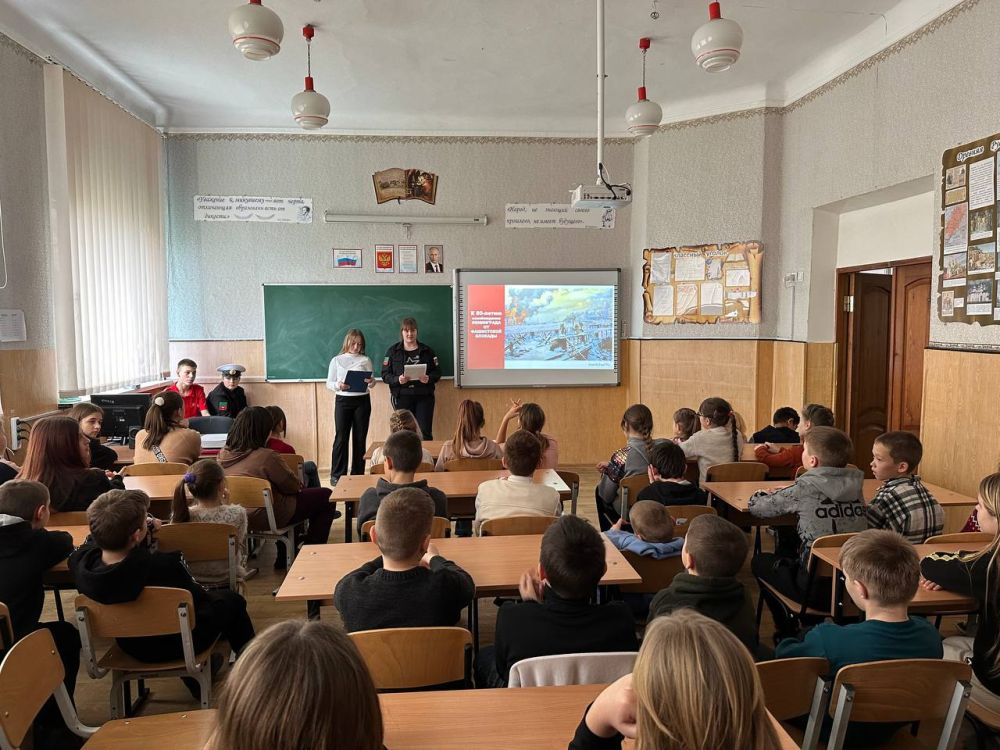 27 января — особая дата в истории нашей страны. 27 января 1944 года была снята блокада Ленинграда, которая продолжалась 900 долгих дней и ночей