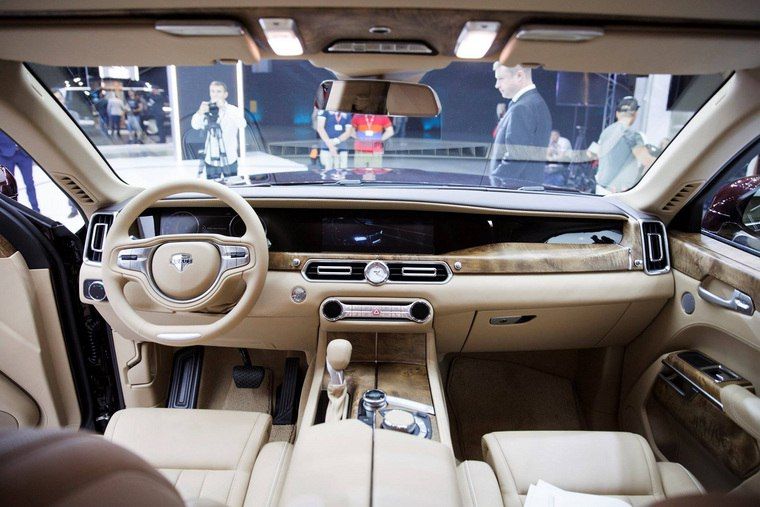 ������ �������: ������������ ����� ������� Aurus ������-������ �������� �� ������ ������ Toyota � �����-���������� ��������� � ���������� ���������, ������� ����-������� - ����� ������������ �� ����� ��������