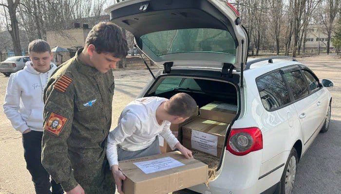 Запорожская область. Более 20 школ приняли участие в акции «Запорожская область Zа своих» Учащиеся более 20 школ...