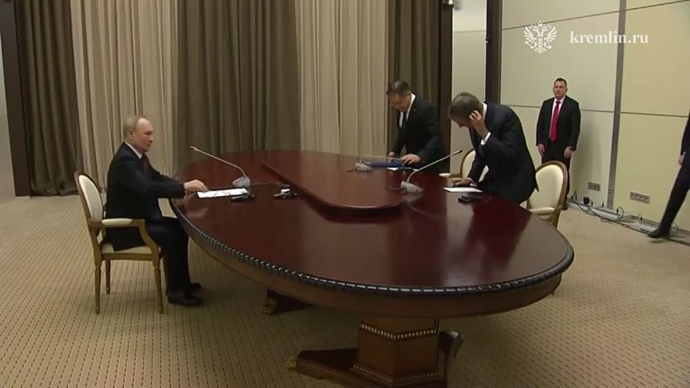 Президент РФ встретился с гендиректором МАГАТЭ Рафаэлем Гросси