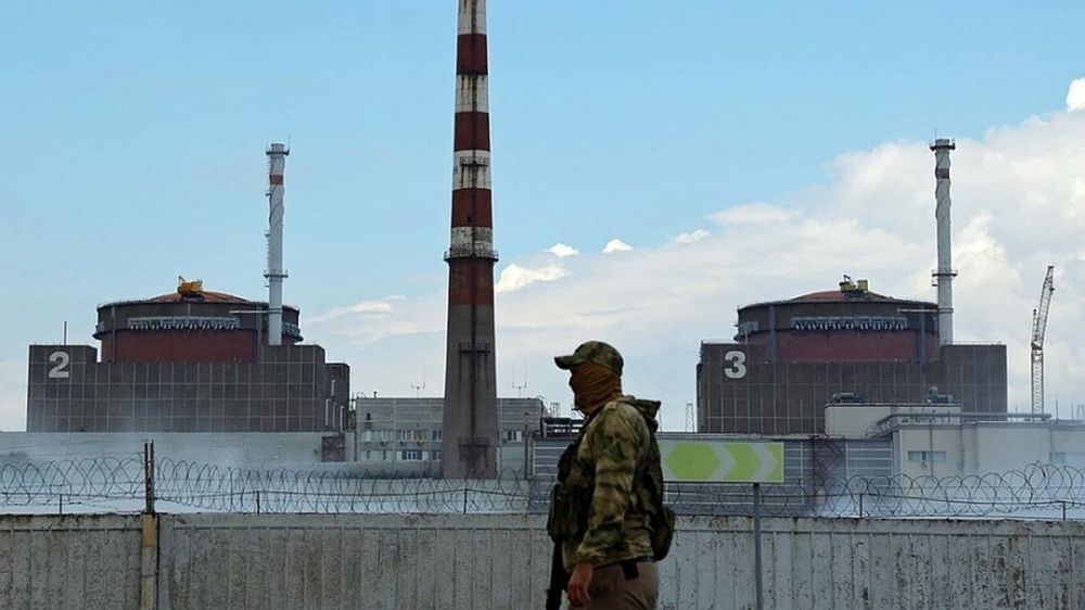 Эксперты МАГАТЭ увидели место украинского обстрела Запорожской АЭС