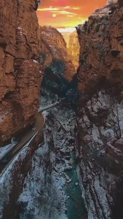 ������ �������: ��������� ������ ������������ ����� �������� 15-�������� ������ � ���� ������� ����� 300 ������