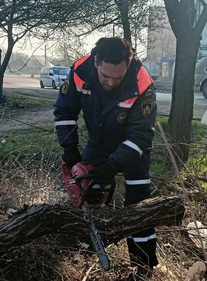 В Токмаке пензенцы приняли участие в общемуниципальном санитарном дне