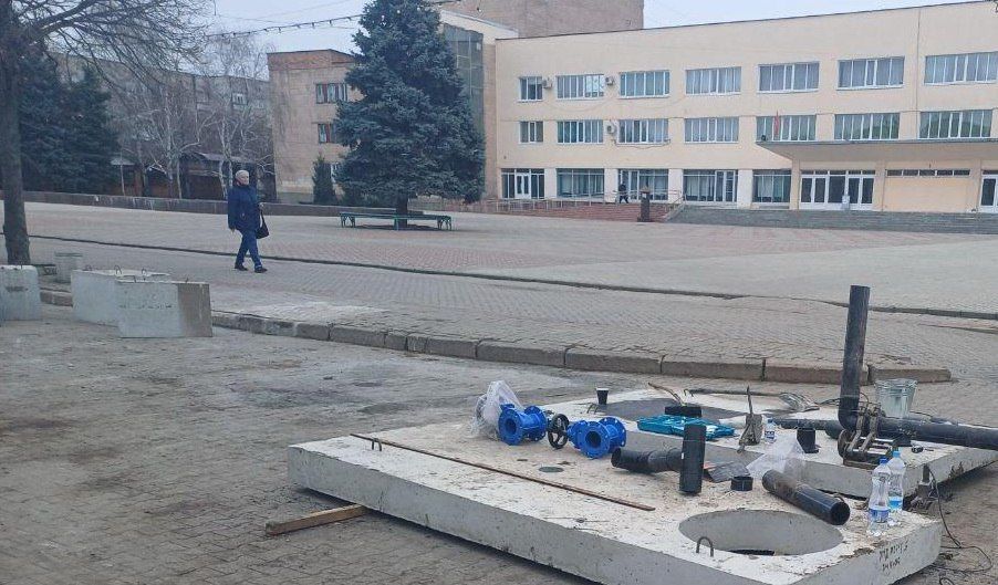 В Токмаке отремонтированный участок водопровода на улице Революционной скоро подключат к городским сетям